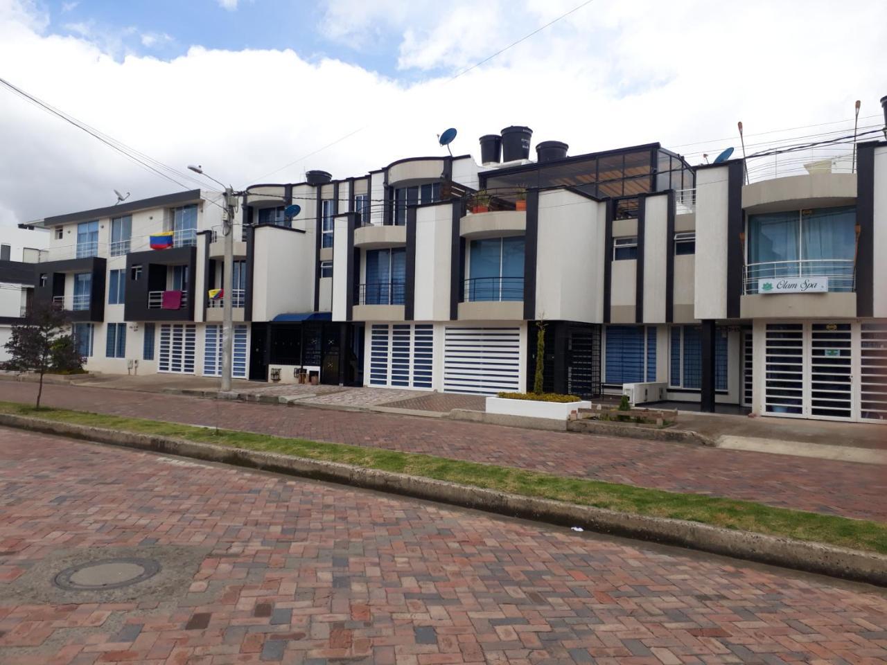 Habitaciones Familiares Tunja Norte エクステリア 写真